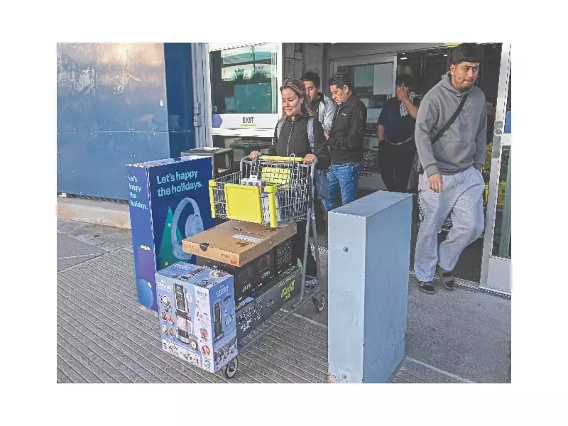 Black Friday Paradox: Pakistani Shoppers Flock But Spend Less