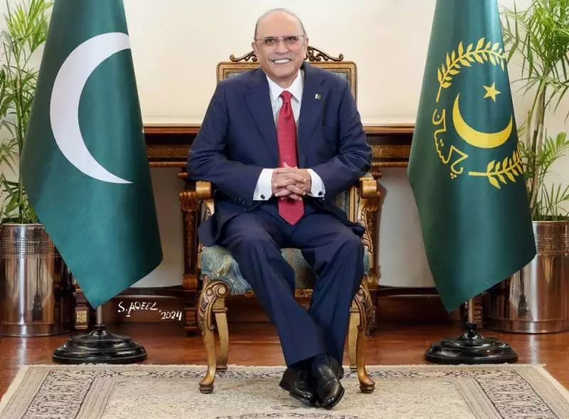 Envoys Present Credentials to President Zardari in Islamabad