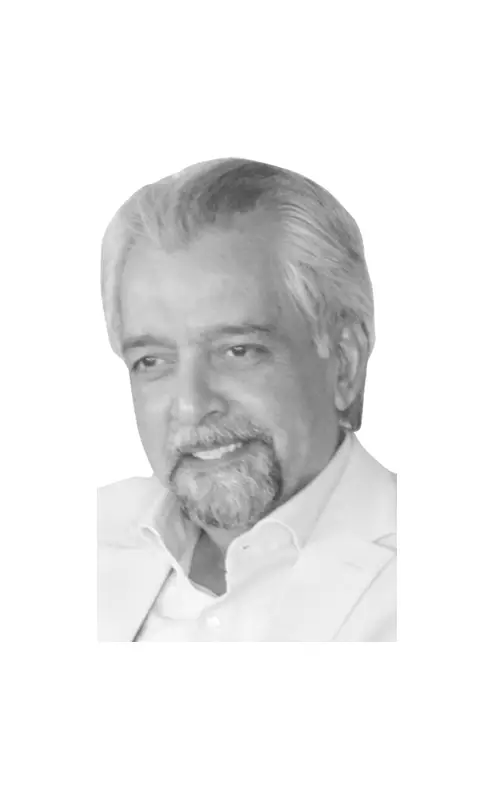 Pakistan's Political Calm: Diplomatic Wins Mask Economic Peril