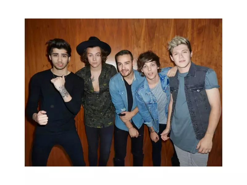 Zayn Malik Rejoins One Direction's Original Company, Sparks Reunion Hopes