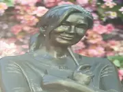 Bridget Jones Statue Joins London's Film Icons Celebrating 25 Years