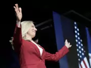 Virginia Governor-Elect Abigail Spanberger Halts Victory Speech to Rescue Fainting Attendee - Heroic Moment Captured