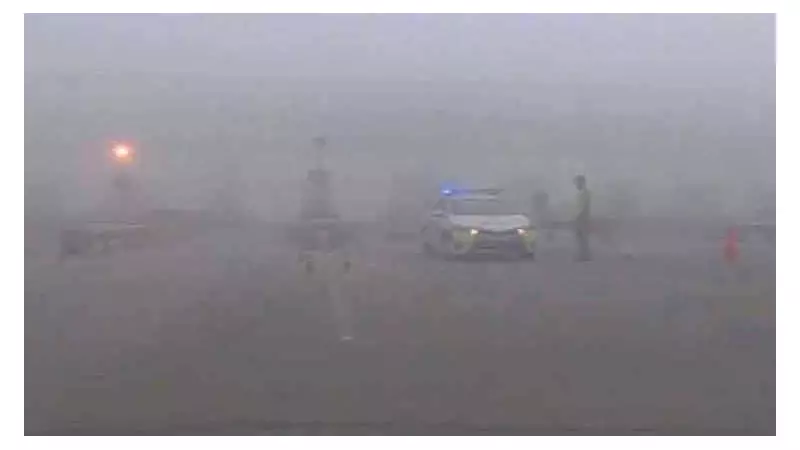 Dense Fog Shuts Key Motorway Sections in Punjab, Disrupts Travel