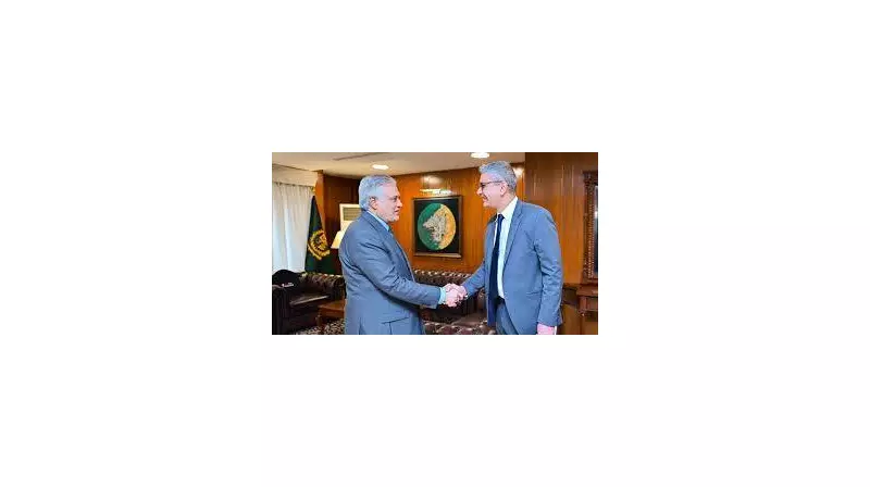Ishaq Dar, Canadian Envoy Discuss Boosting Trade, Investment Ties