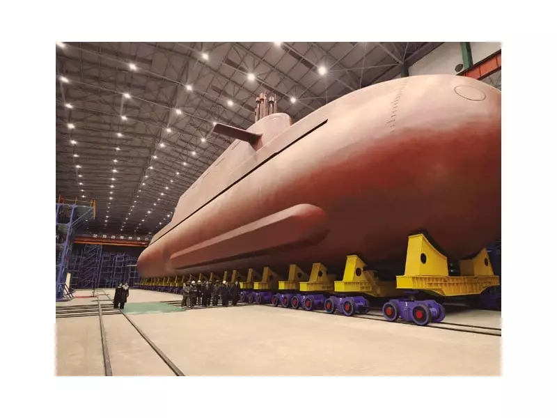 Kim Inspects Nuclear Submarines as Putin Praises 'Invincible' Ties