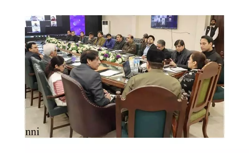 Lahore Commissioner Orders Strict Action Against Kite Flying Ban Violators