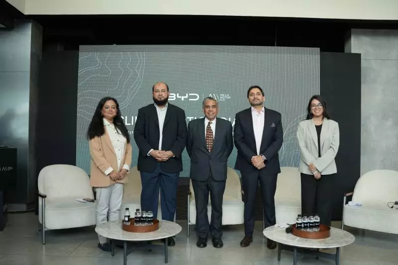 Pakistan's Air Pollution Crisis: Experts Push Clean Transport as Key Solution