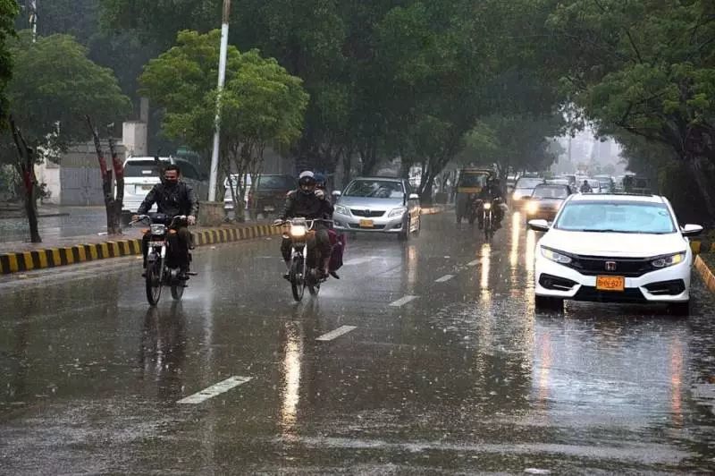PMD Forecasts First Winter Rain in City, Temperature to Drop Further