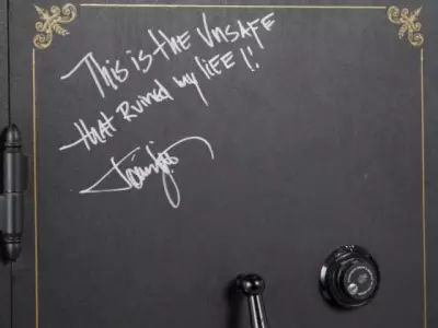 Tommy Lee Sells Safe Containing Infamous Pamela Anderson Tape for $200K