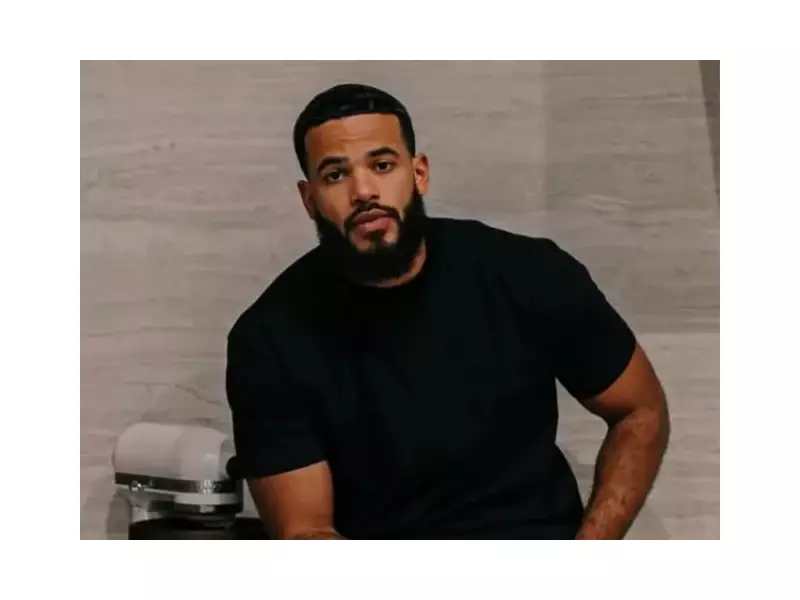 Desmond Scott Kisses Model Marissa Springer After Divorce Filing