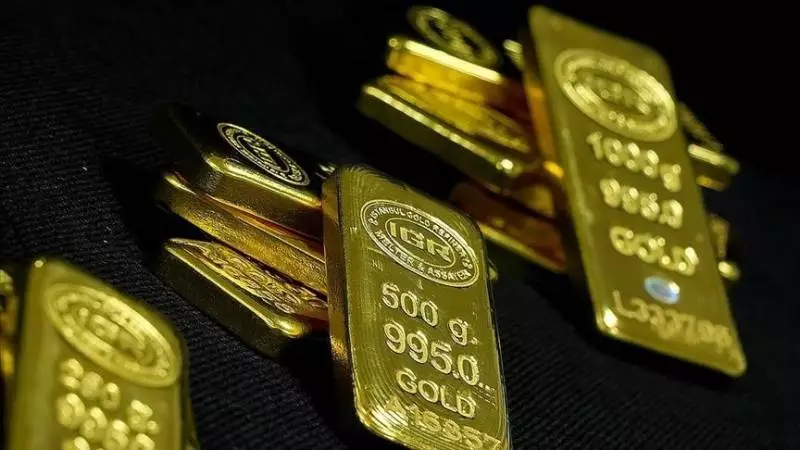 Gold Price Surges Beyond $5,000 for First Time Amid Global Tensions and Economic Fears