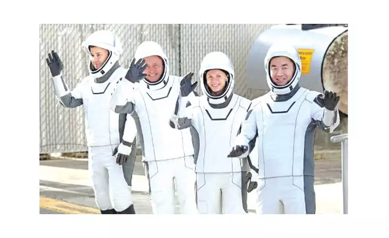 NASA Returns 4 Astronauts Early from ISS Due to Medical Issue