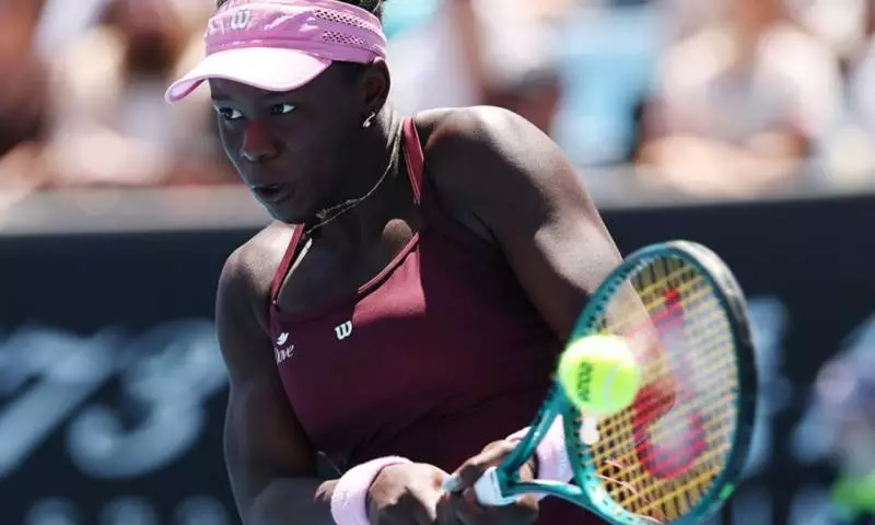 Victoria Mboko Advances to Australian Open Third Round with Gritty Victory