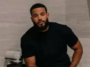 Desmond Scott Kisses Model Marissa Springer After Divorce Filing