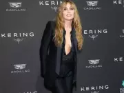 Miley Cyrus Defies Photographers at Critics Choice Awards 2026