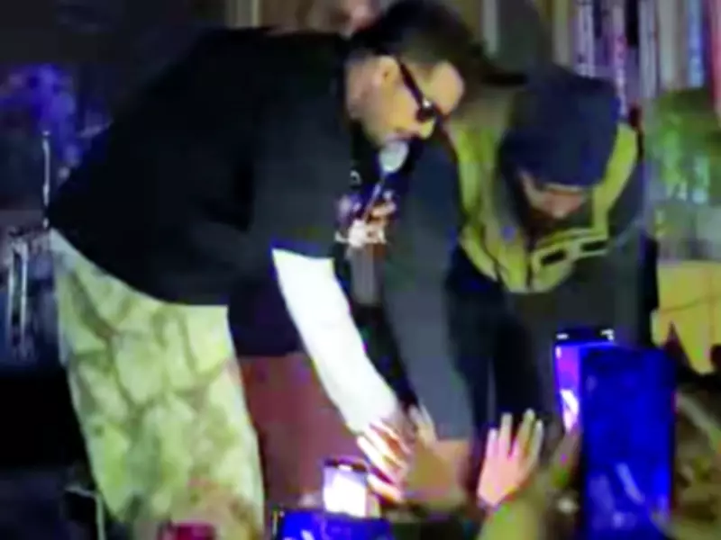 Asim Azhar Defends Audience, Confronts Bouncer at Karachi University Concert