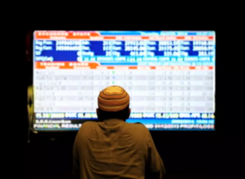 PSX Extends Bullish Run: KSE-100 Gains 931 Points Amid Volatile Trading