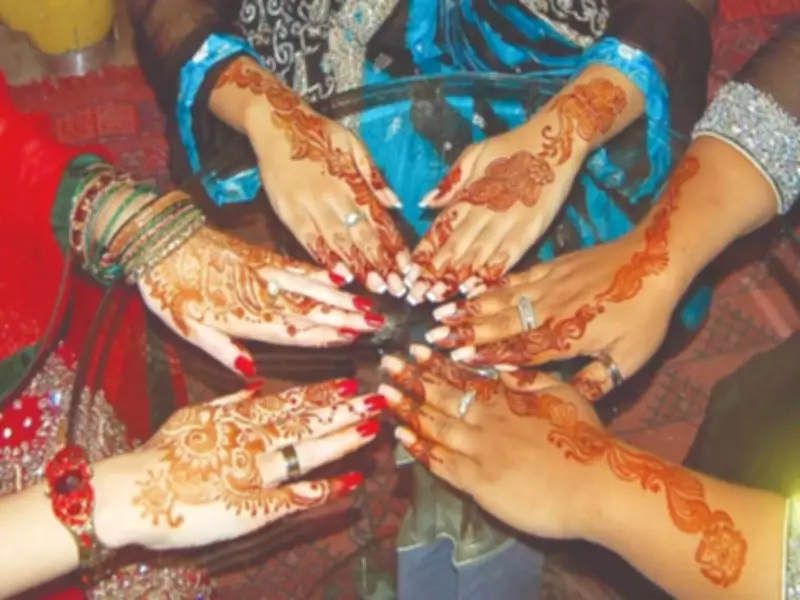 Henna Stickers Surge in Popularity as Modern Alternative to Traditional Mehndi