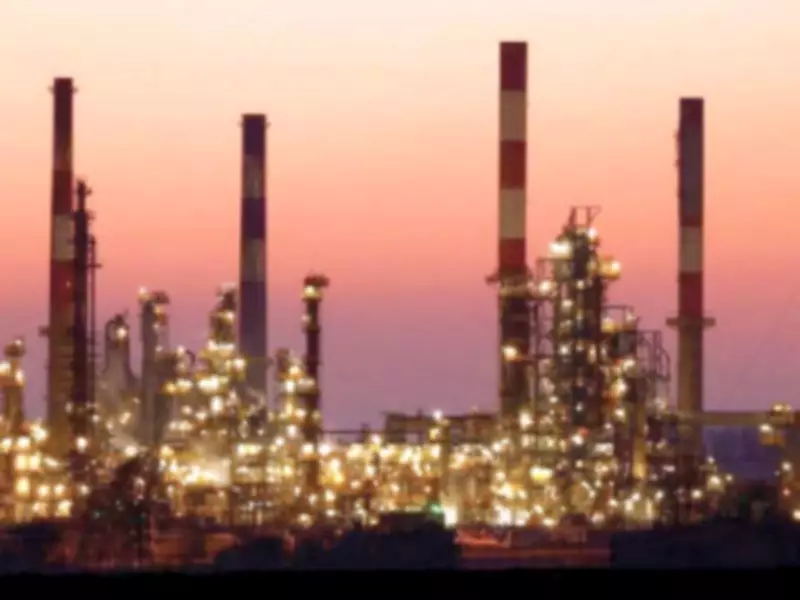 Oil Prices Skyrocket Over 25% Amid Middle East War and Supply Cuts