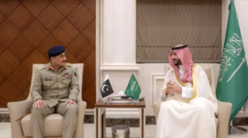 Pakistan-Saudi Arabia Defense Chiefs Discuss Iranian Attacks, Regional Security