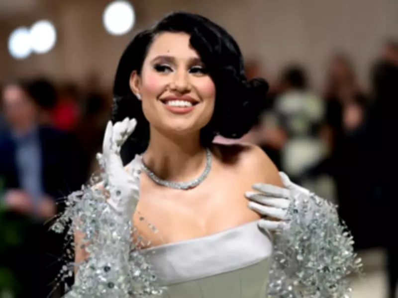 Raye's Blue Plaque Heartbreak Stunt: A Personal Jab at Ex-Boyfriend