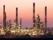 Oil Prices Skyrocket Over 25% Amid Middle East War and Supply Cuts