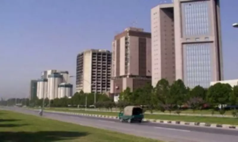 Dry Weather Dominates Most of Pakistan, Isolated Showers in North