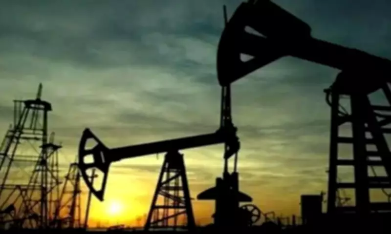 Oil Prices Jump 2% as Iran Standoff Continues