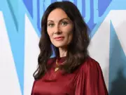 Laura Benanti Shares Humorous Anecdote of Unrecognized Flight Encounter with Theater Teens