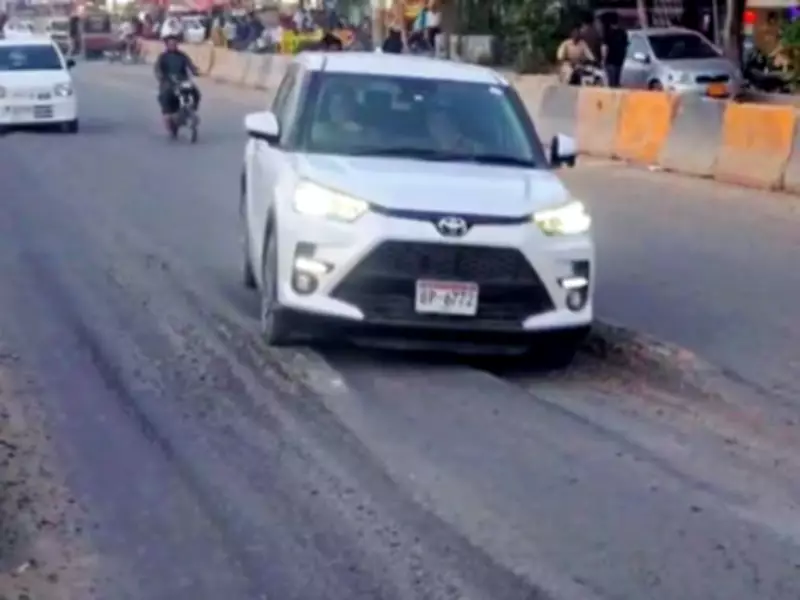 Karachi Red Line Road Sinks Days After Opening, Citizens Furious