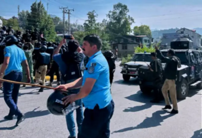 AJK Police Arrest 72 Tied to Banned Protest Group Ahead of Elections