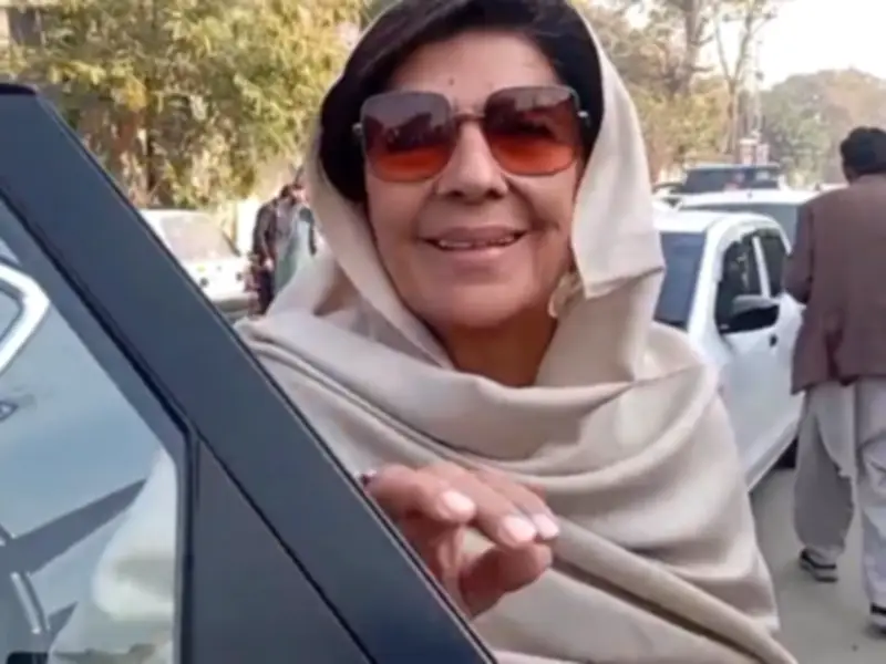 Aleema Khan Rejects PIMS Report on Imran Khan's Health, Demands Independent Treatment