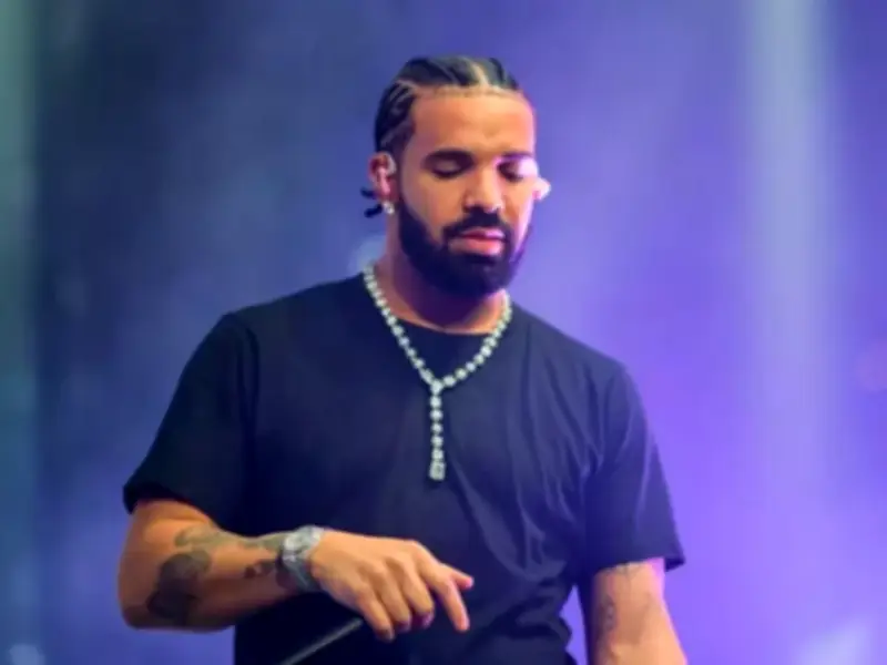 Drake Gives $5,000 Cash Gift at Janice-Themed Event in Toronto