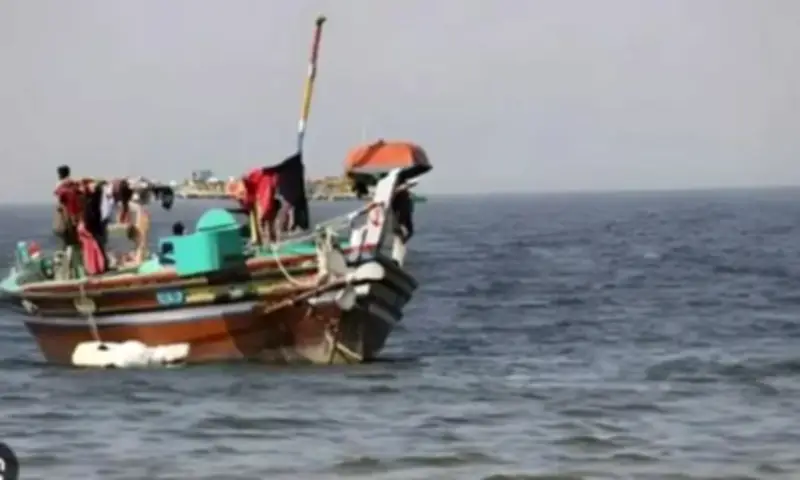 Eight Iranian fishermen rescued at sea repatriated from Karachi: Ishaq Dar