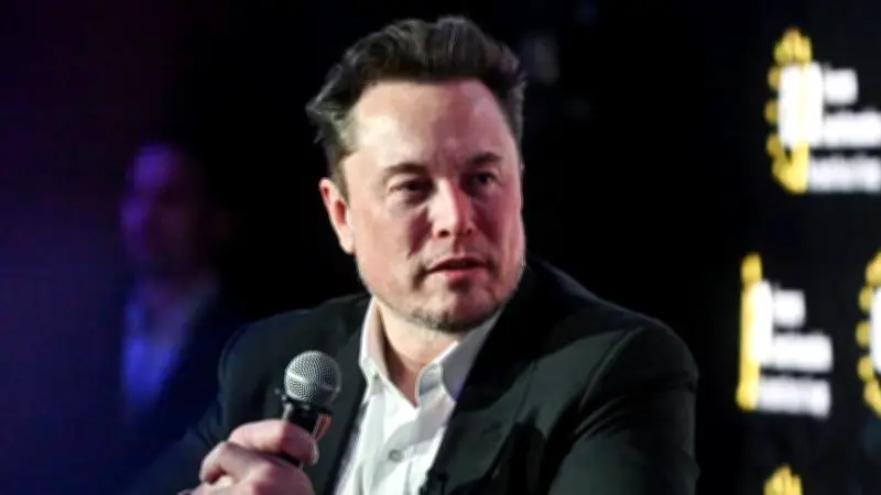 Elon Musk Becomes World's First Trillionaire on Paper After SpaceX IPO