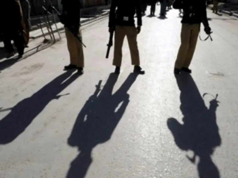 Female police officer's viral video sparks inquiry in Karachi