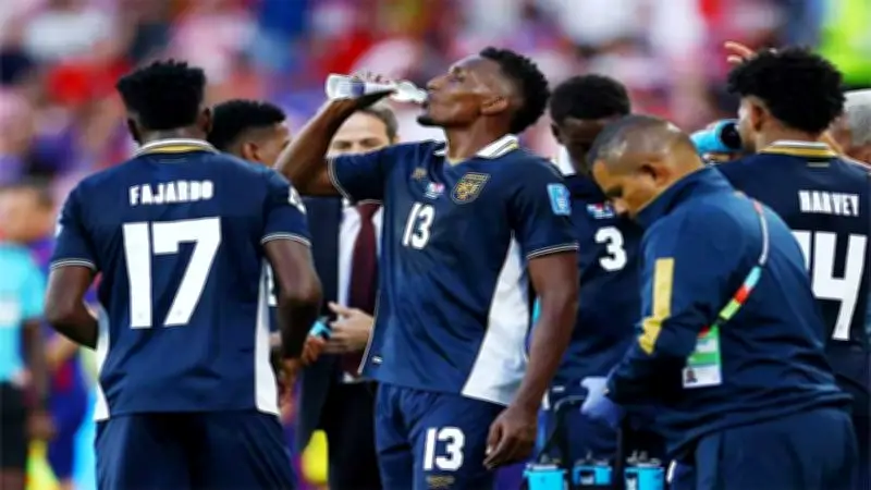FIFA President Infantino Defends World Cup Hydration Breaks as Sporting Necessity