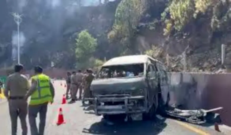Four Tourists Killed, 10 Injured in Murree Van Fire