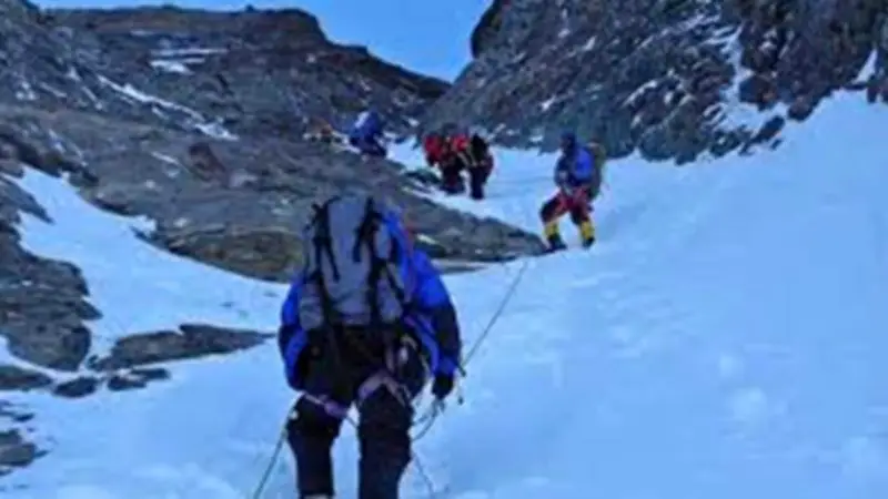 French Mountaineer's Body Recovered After Avalanche on K-6 Peak in Gilgit-Baltistan