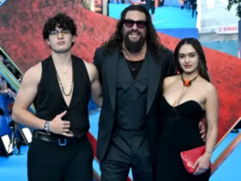 Jason Momoa Attends Supergirl Event with Kids Lola and Nakoa-Wolf