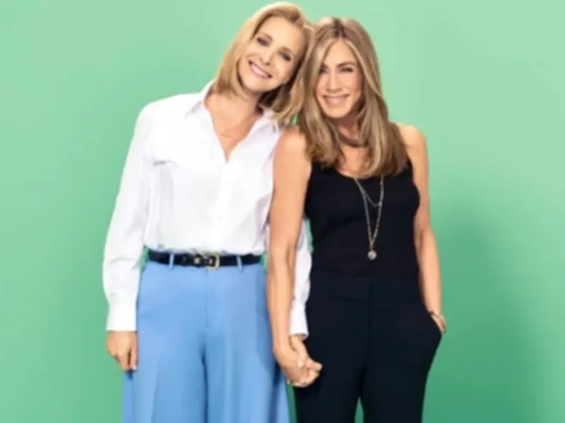 Jennifer Aniston and Lisa Kudrow Reunite, Discuss Potential New Sitcom