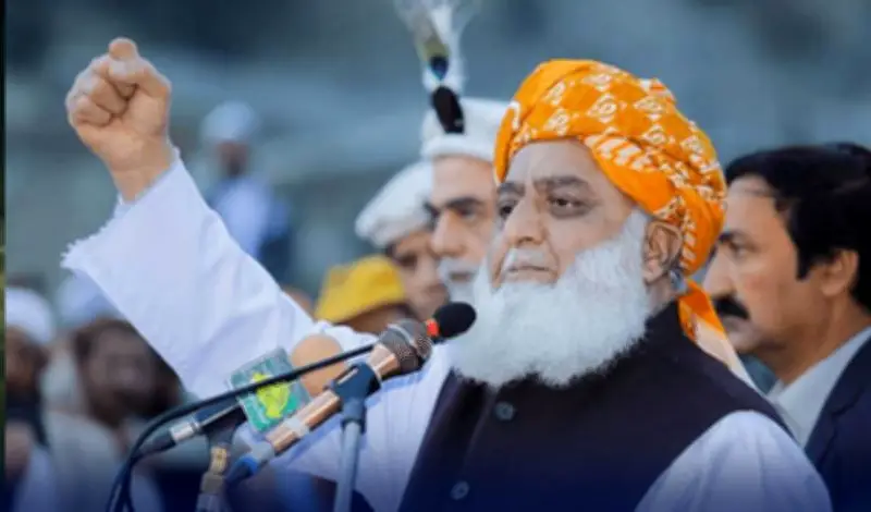 JUI-F Chief Fazlur Rehman Offers to Mediate in Azad Kashmir Crisis
