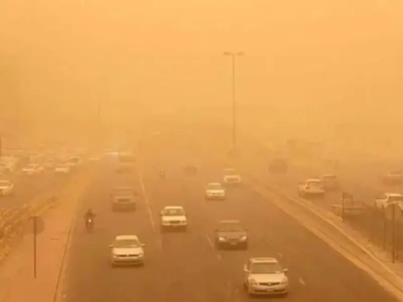 Karachi Experiences Strong Winds Up to 43 km/h, Partly Cloudy Until Monday