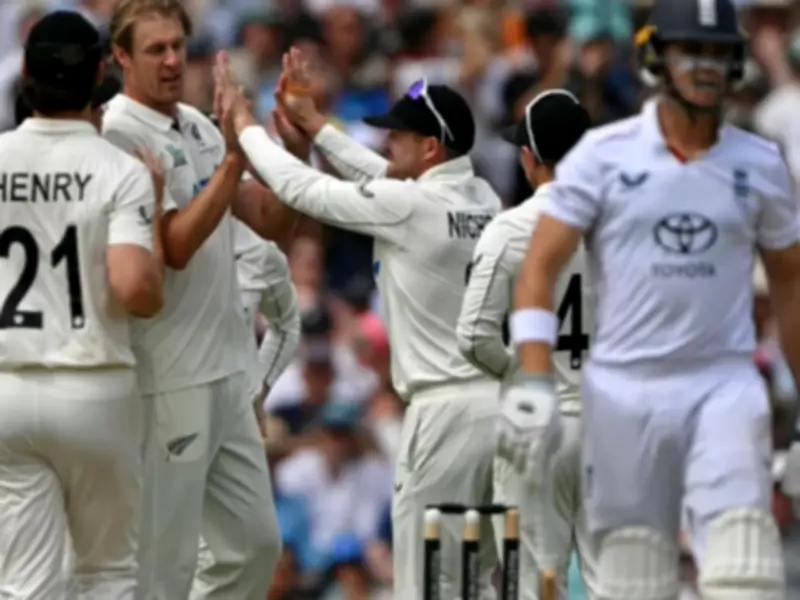 Kyle Jamieson takes 3-37 as New Zealand push for series-levelling win against England at The Oval