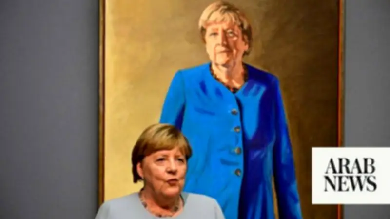 Merkel unveils official portrait for German chancellery