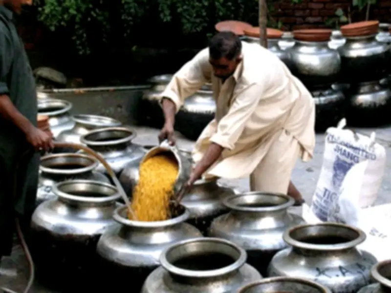 Muharram Gatherings Boost Demand for Food and Clay Vessels