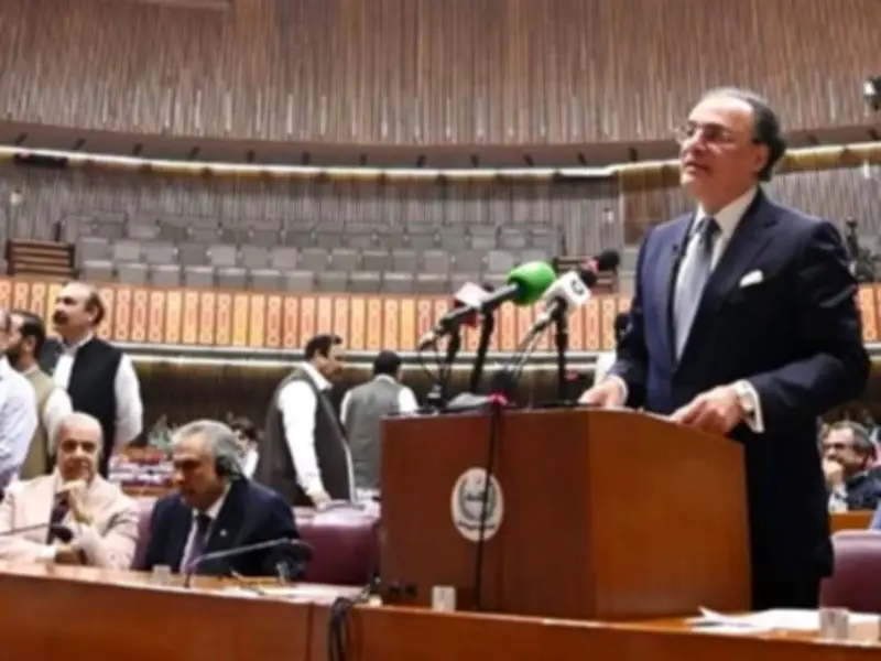 Pakistan's Bold Tax Reforms: Tariff Cuts Boost Revenue and Manufacturing Growth