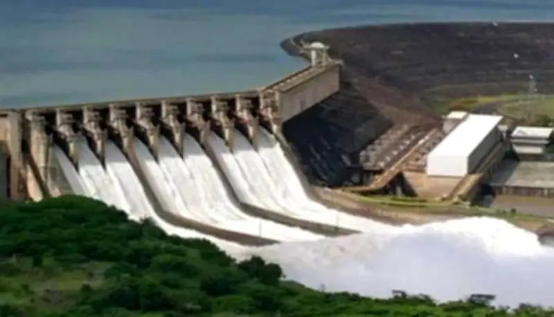 Pakistan's Dam Projects Face Financial and Political Hurdles