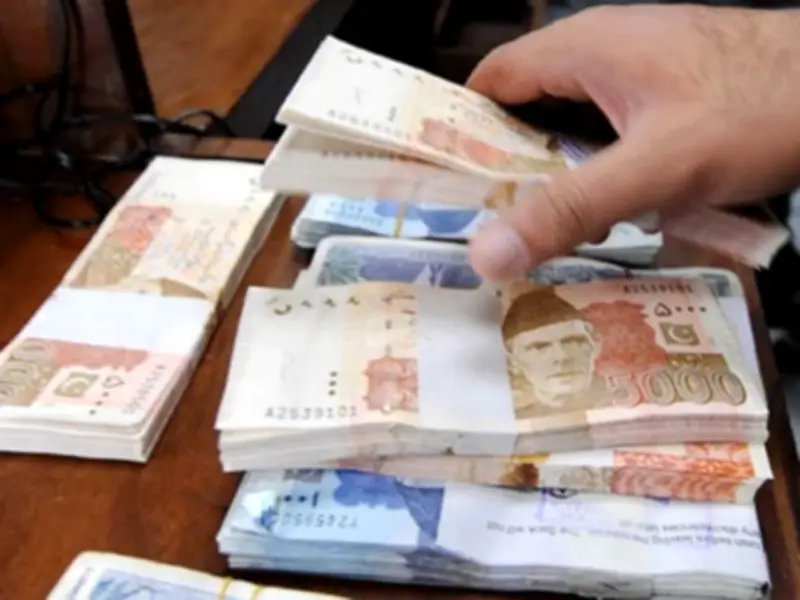 Pakistan's Money Supply Hits Rs44.3 Trillion, Gold Drops Rs4,100