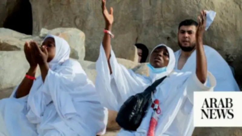 Pilgrims Gather at Arafat for Most Sacred Hajj Rite in Devotion